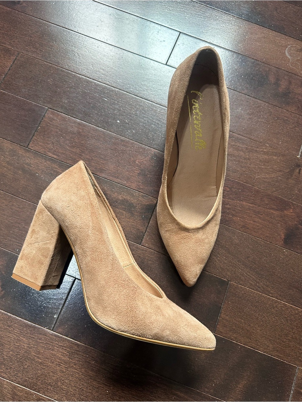 L’Intervalle Suede Block Heel Pumps – Camel Nude – Pointed Toe Sz 37